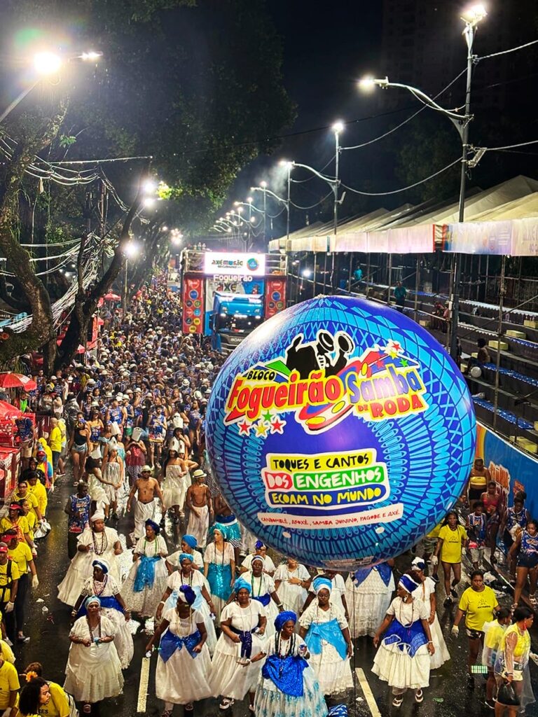 fb6c5762-c426-49bd-a19c-29d40db1d87d-768x1024 Bloco Fogueirão homenageia mães do samba e leva ancestralidade ao Campo Grande no primeiro dia do Carnaval