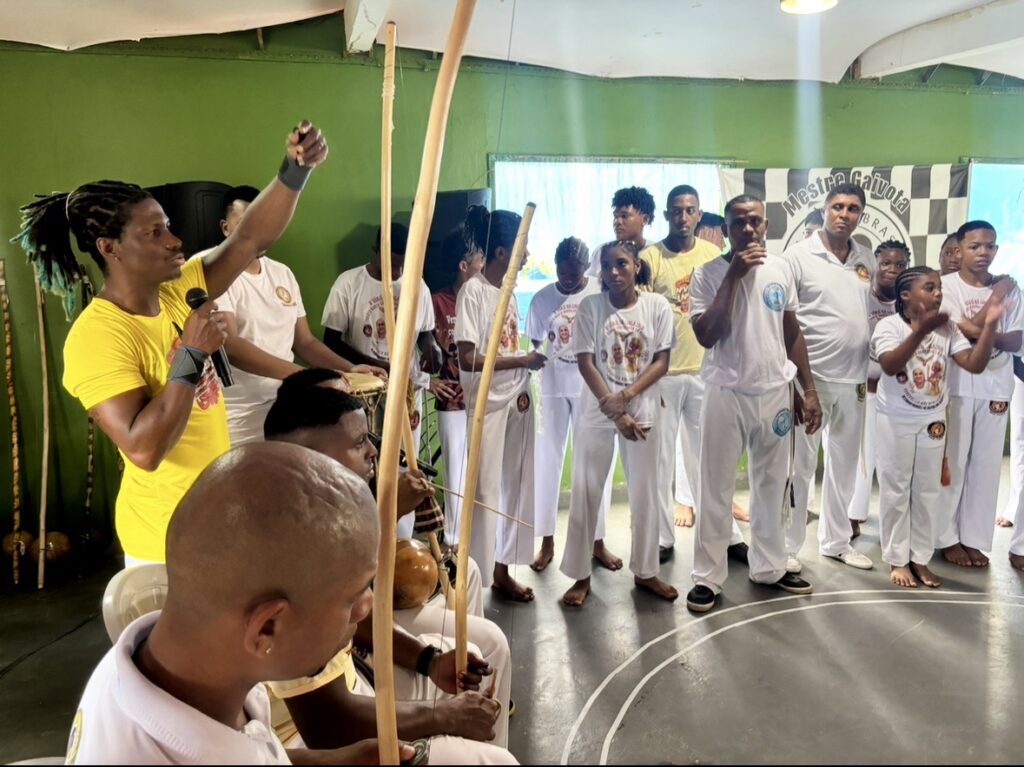 img_5103-1024x767 Grupo de capoeira Cadência de Jogar realiza batizado e troca de cordas no Jambeiro